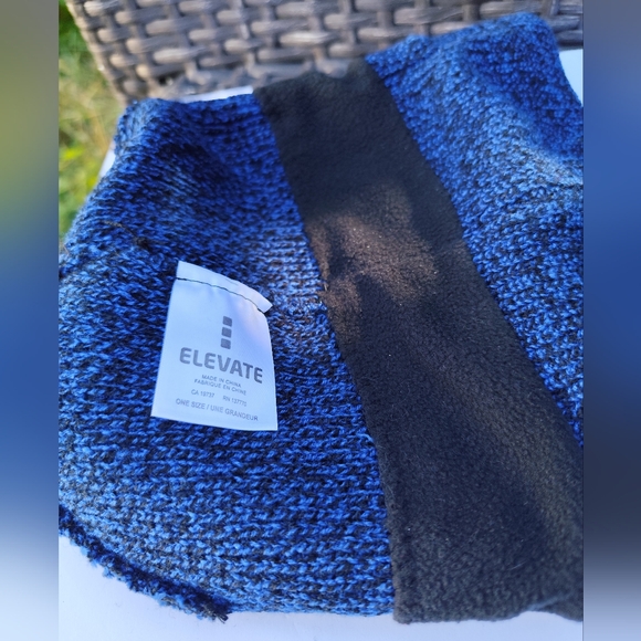 Elevate VAULT Knit Toque Flyunify  Unisex - Picture 6 of 7